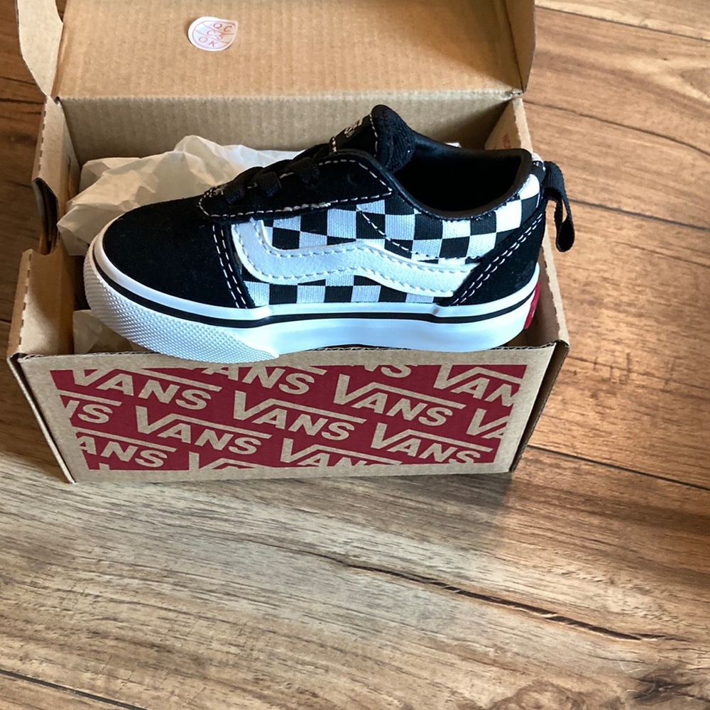 NIB Vans Checkered Ward Slip on SZ 4 Toddler